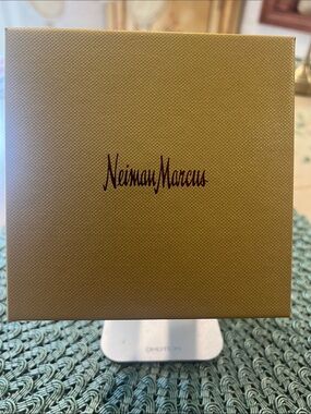 New Neiman Marcus Accessories Gift Box (EMPTY).